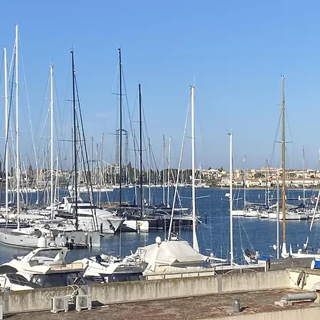 Cap Vue Port شقة آجد